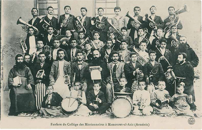 Mezre (bugün Elazığ) Fransız Koleji’nin Ermeni öğrencilerden oluşan bando takımı.