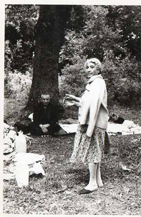Antaram ve Hmayak, bizim zamanında sadece ‘koru’ dediğimiz bugünün Fethi Paşa Korusu’nda piknikte, 1960’lar